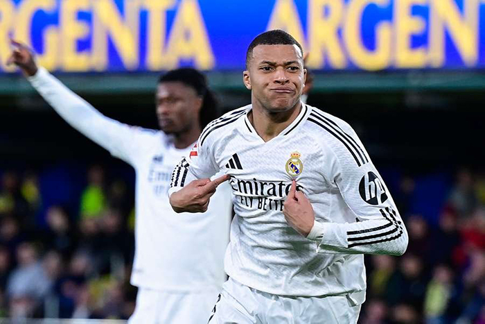 The height of Kylian Mbappé is 1m78.