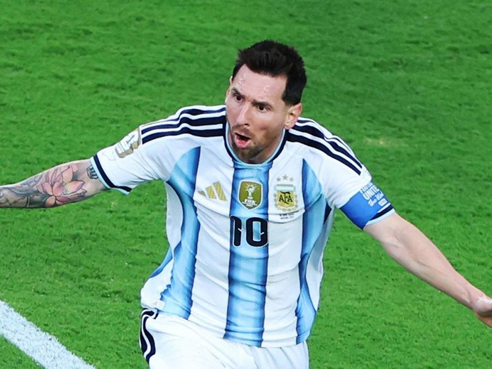 Messi possesses a modest height of 5 feet 7 inches (1.70 meters).